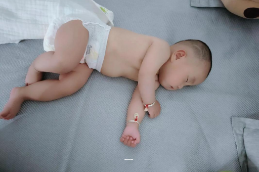 榆林孕妇肚子一跳一跳